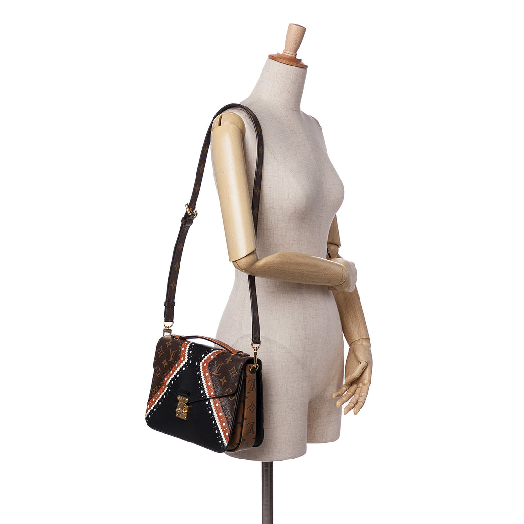 Louis Vuitton Monogram Brogue Pochette Metis Marron – GABY PARIS Authentique