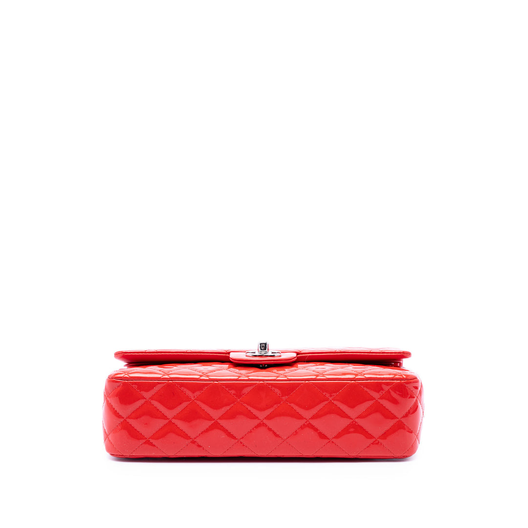 Chanel Medium Classic Cuir verni Double rabat