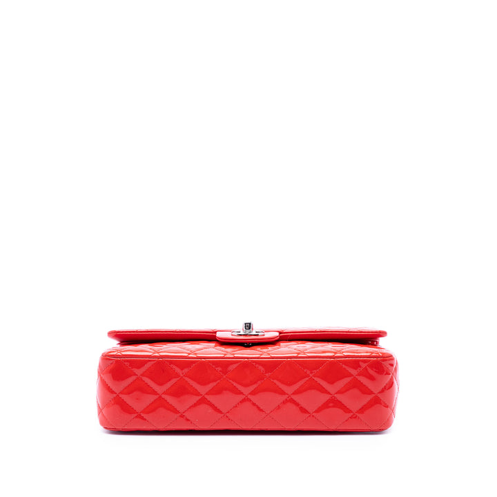 Chanel Medium Classic Cuir verni Double rabat