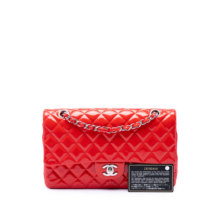 Chanel Medium Classic Cuir verni Double rabat