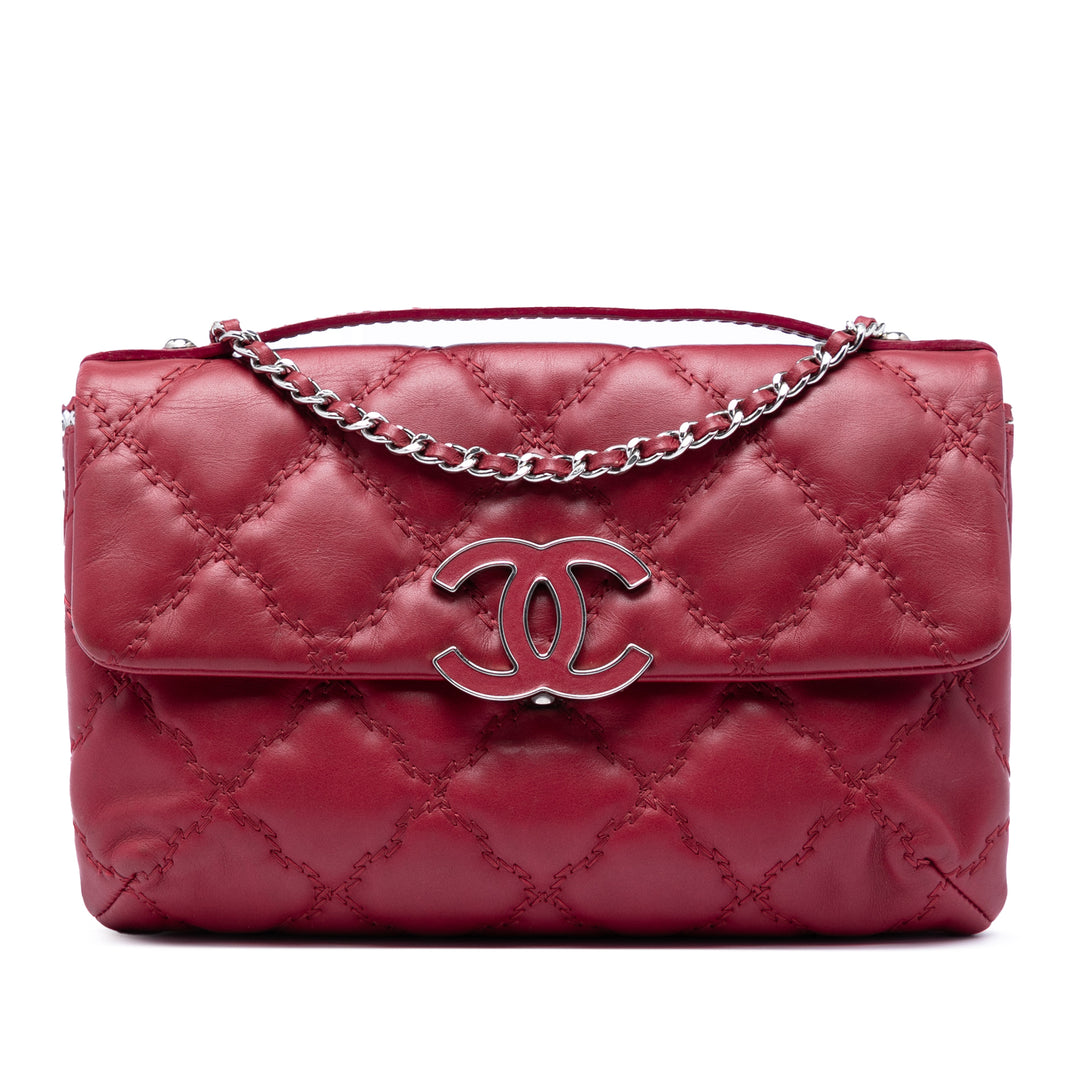 Chanel Matelassé Double Stitch Hamptons Pochette avec chaîne Cuir de veau