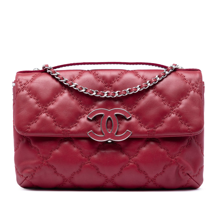Chanel Matelassé Double Stitch Hamptons Pochette avec chaîne Cuir de veau