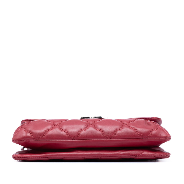 Chanel Matelassé Double Stitch Hamptons Pochette avec chaîne Cuir de veau