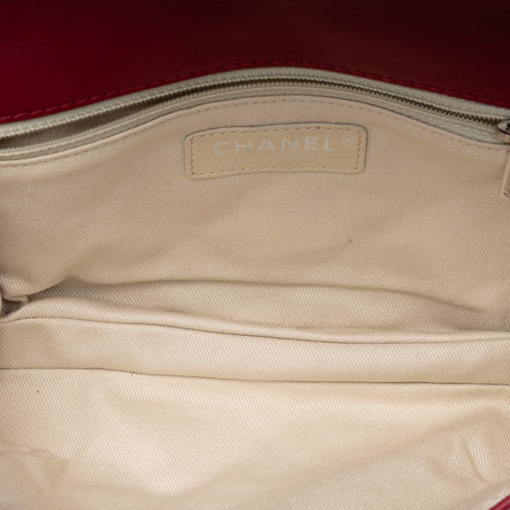 Chanel Matelassé Double Stitch Hamptons Pochette avec chaîne Cuir de veau