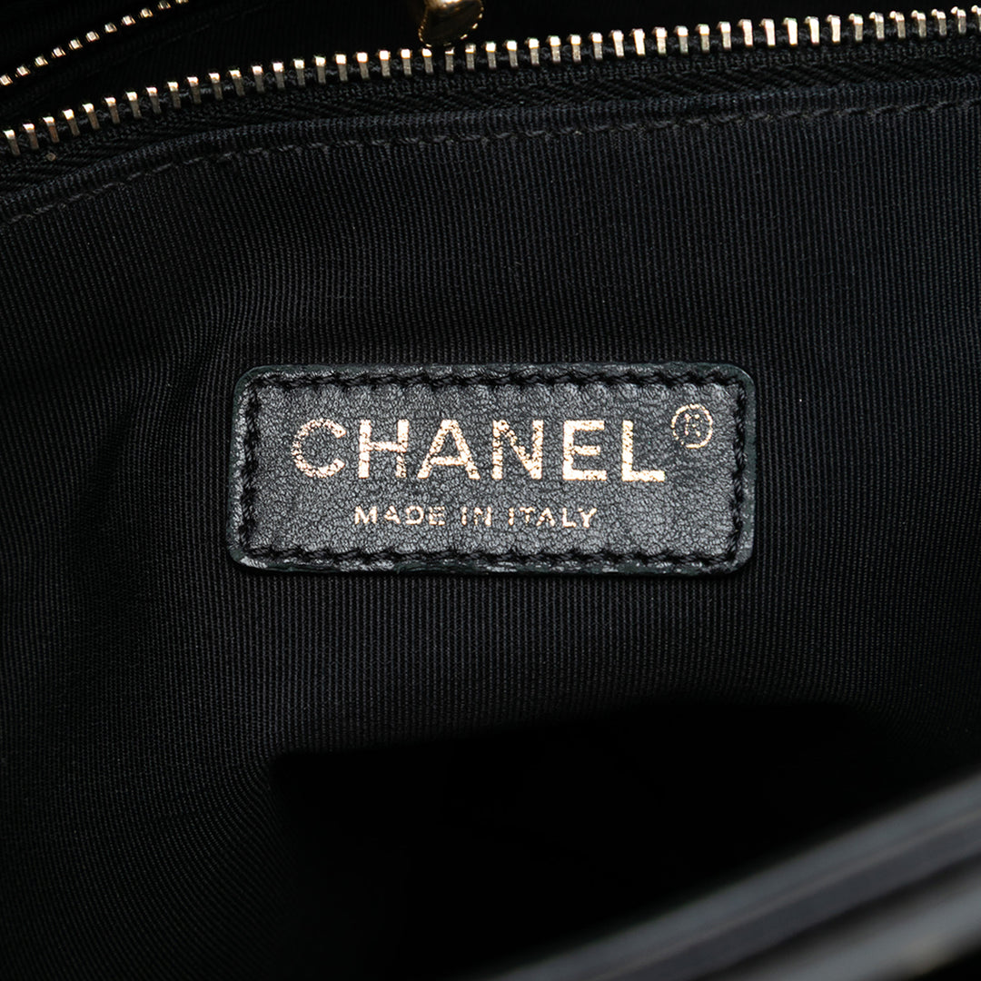 Chanel Large Matelassé Cuir d’agneau 31 Shopping Bag