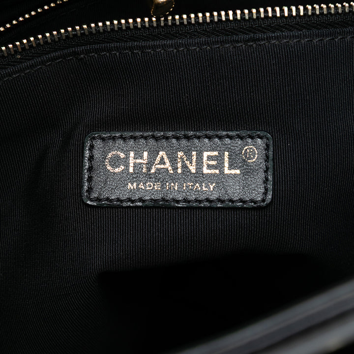 Chanel Large Matelassé Cuir d’agneau 31 Shopping Bag