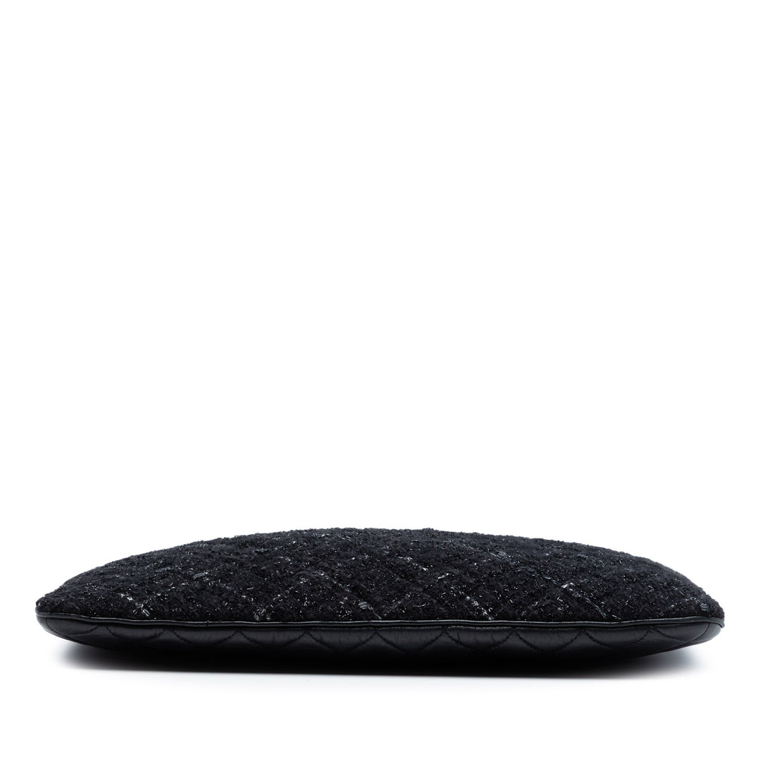 Chanel Large Matelassé Tweed et Cuir d’agneau Camellia O Étui Pochette