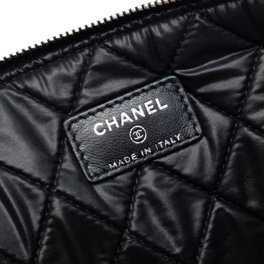 Chanel Large Matelassé Tweed et Cuir d’agneau Camellia O Étui Pochette