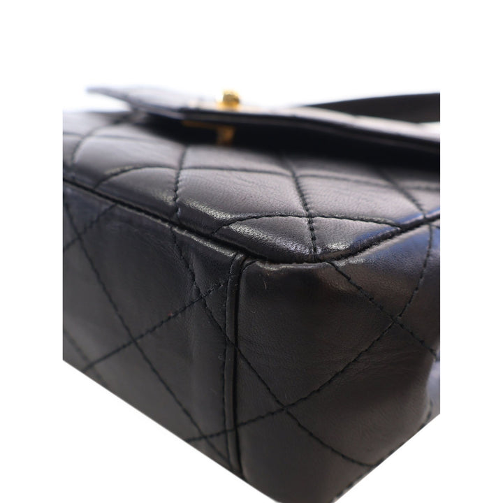Chanel Sac à main Matelassé Enveloppe à rabat Cuir d'agneau Noir – vue 14 – GABY PARIS