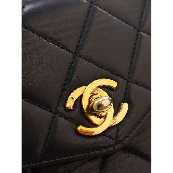 Chanel Sac à main Matelassé Enveloppe à rabat Cuir d'agneau Noir – vue 8 – GABY PARIS