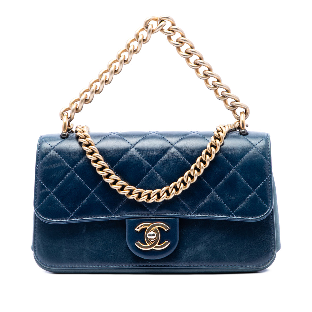 Chanel Small Matelassé Cuir de veau Straight Lined à rabat