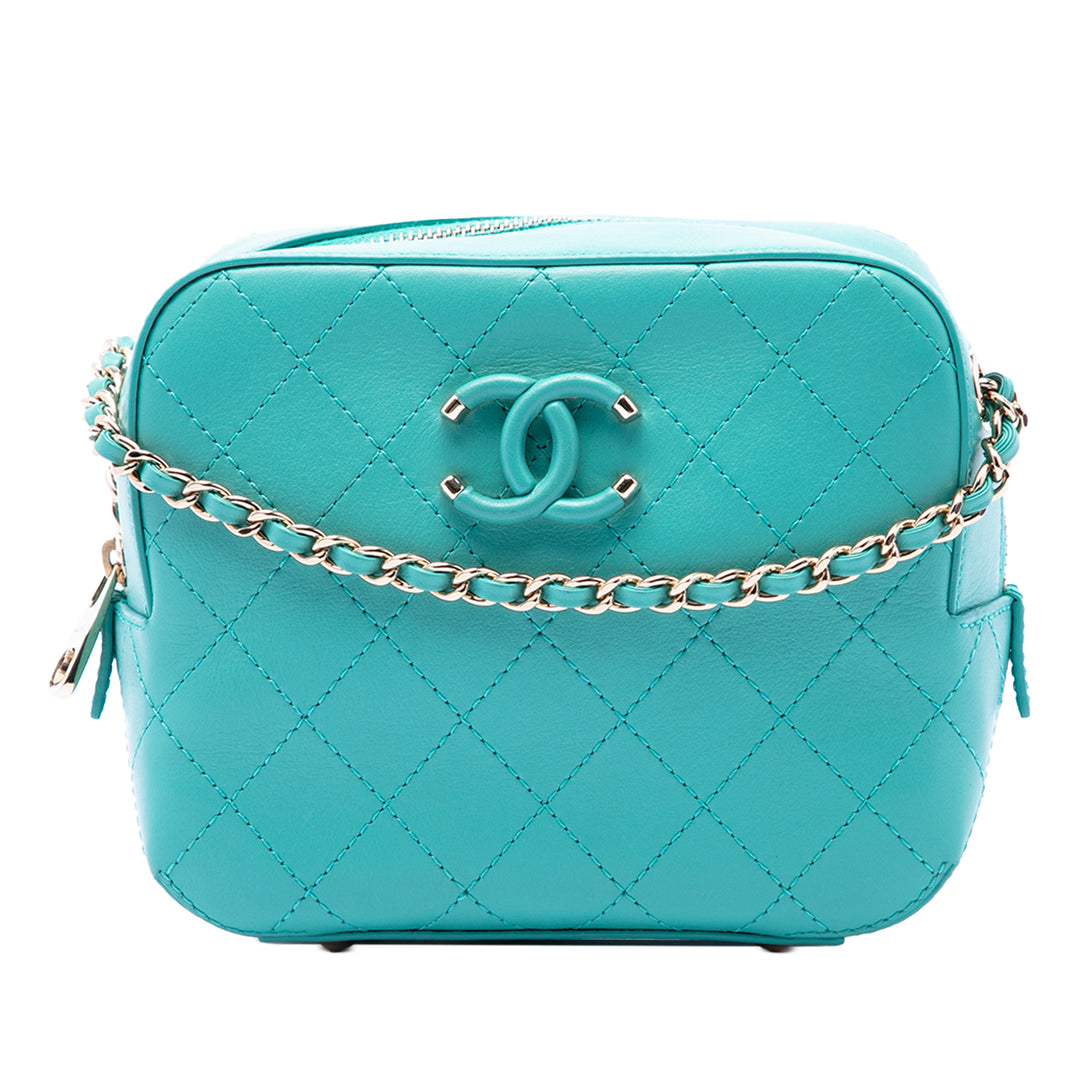 Chanel CC Surpiqué Émail Sac caméra Cuir de veau Bleu – vue principale – GABY PARIS
