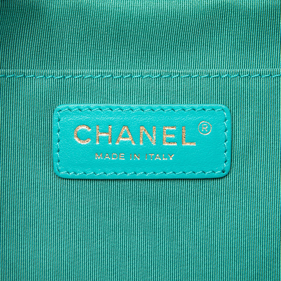 Chanel CC Surpiqué Émail Sac caméra Cuir de veau Bleu – vue 5 – GABY PARIS