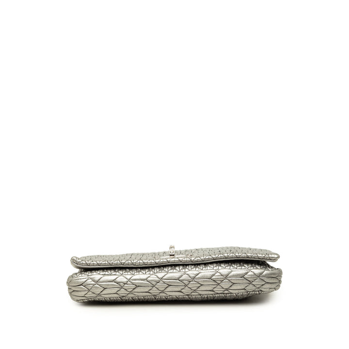 Miu Miu Sac à main Matelasse Métallisé Cristal Chaîne nappa Argenté – vue 3 – GABY PARIS