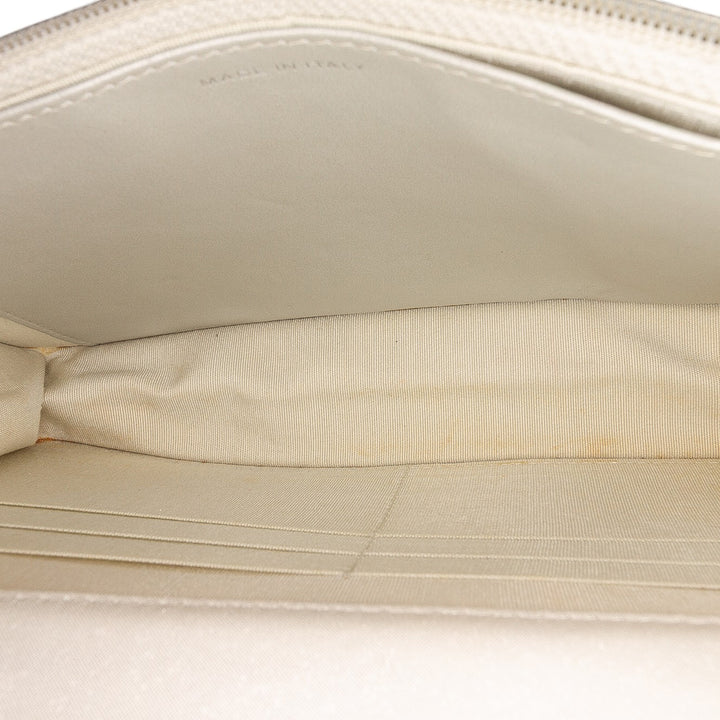 Chanel Métallisé Cuir d’agneau Star Embossed Portefeuille On Chain Argenté – GABY PARIS Authentique