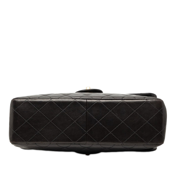 Chanel Jumbo Matelassé Cuir d’agneau Double Sided à rabat