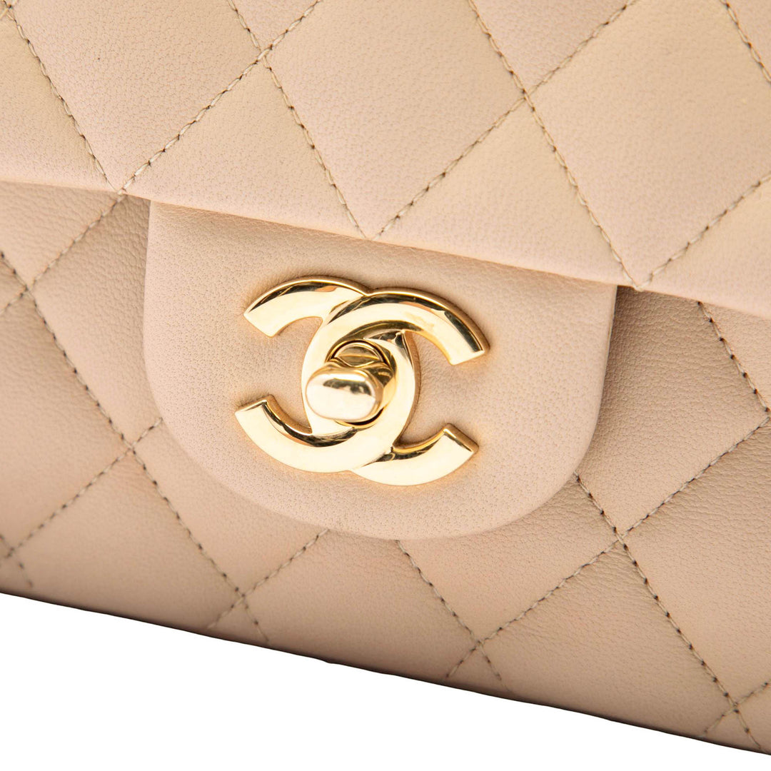 Chanel Medium Classic Cuir d’agneau Double rabat