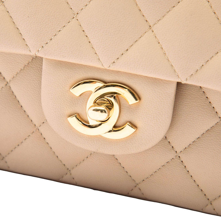 Chanel Medium Classic Cuir d’agneau Double rabat