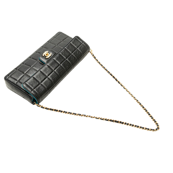 Chocolate Bar Lambskin East West Flap Black - Gaby Paris