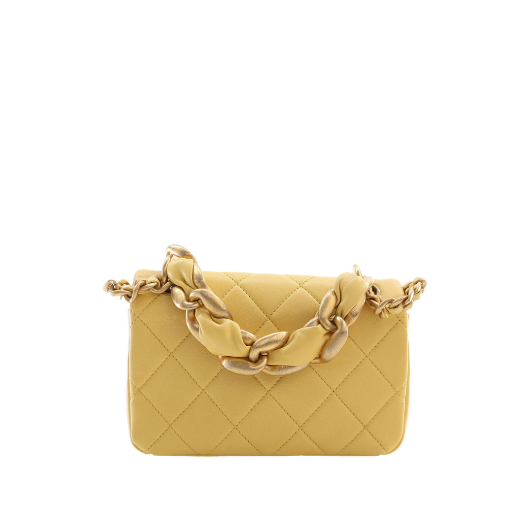 Chanel Sac à main Matelassé Chaîne is More à rabat Petit Cuir d'agneau Jaune – vue 15 – GABY PARIS