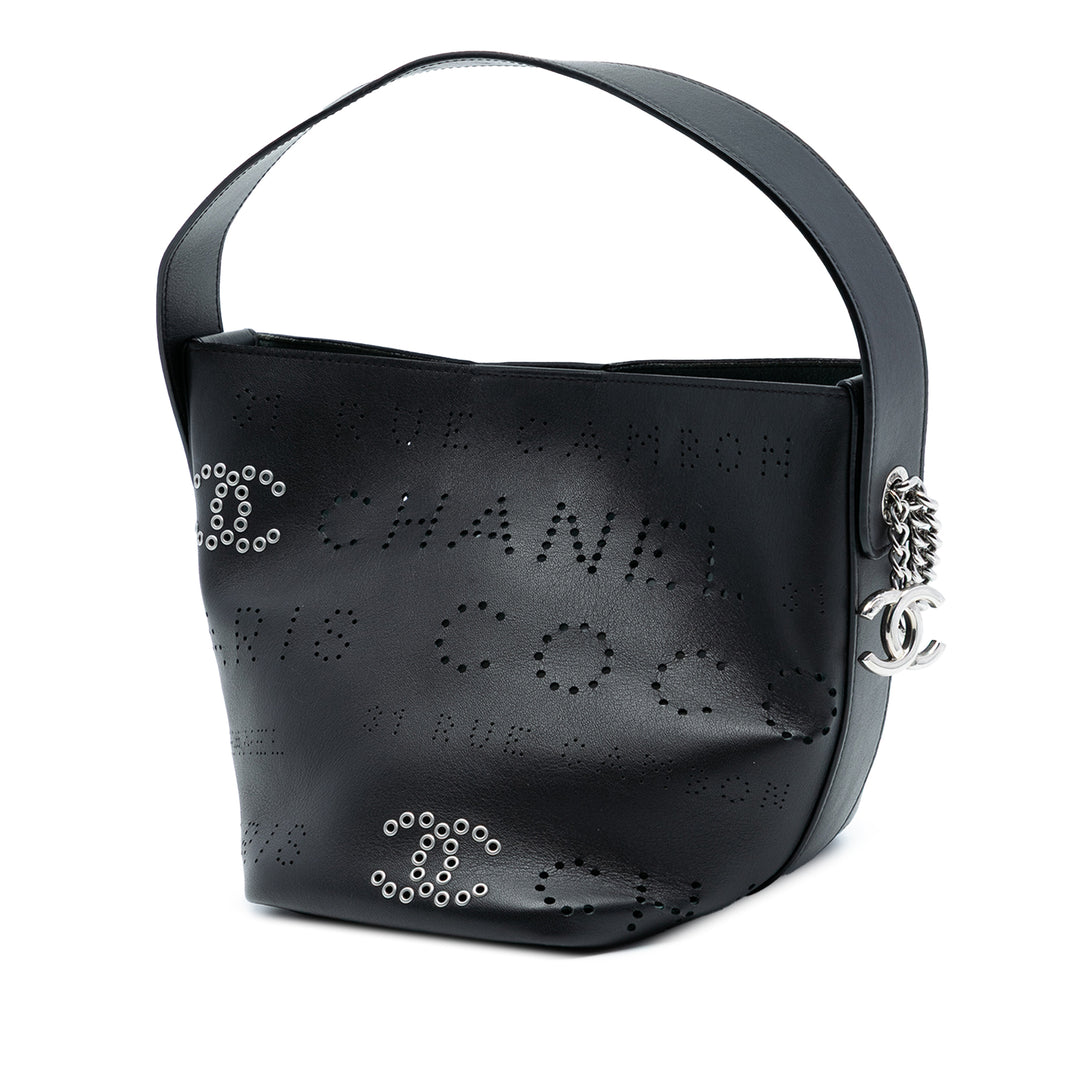 Chanel Small perforé Cuir de veau Logo Eyelet Bucket Bag