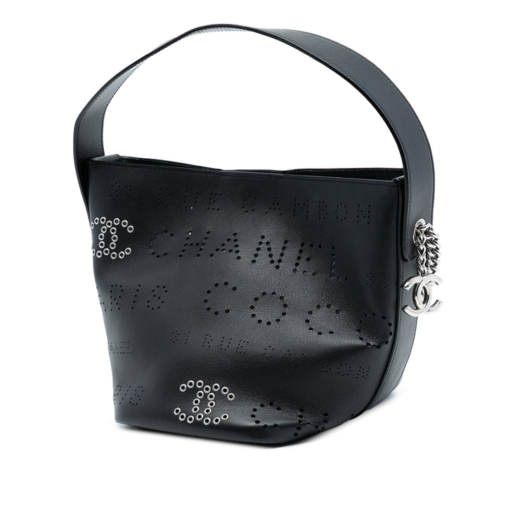 Chanel Small perforé Cuir de veau Logo Eyelet Bucket Bag