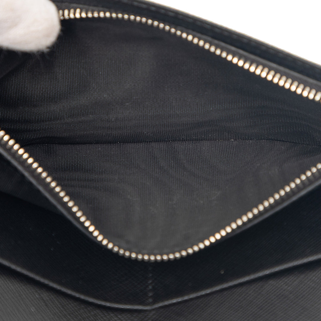Prada Saffiano Bifold Portefeuille long