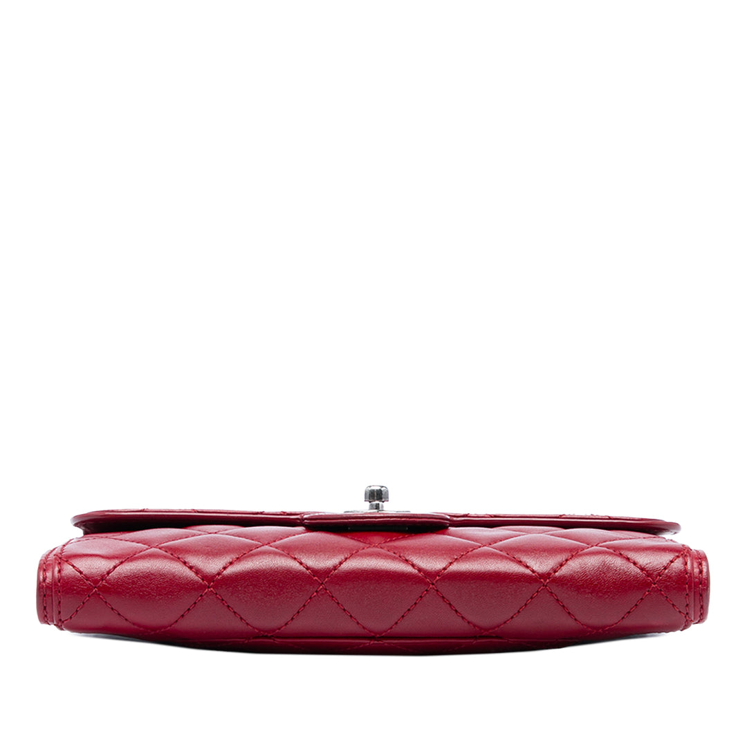 Chanel Matelassé Citizen Zippé à rabat Petit Cuir d'agneau Rouge – vue 3 – GABY PARIS