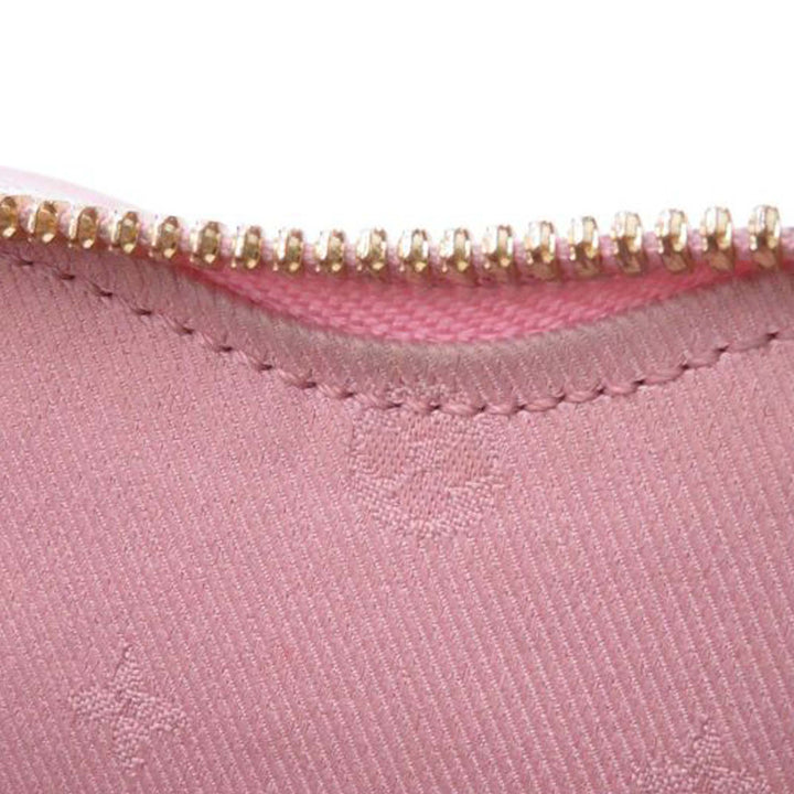 Louis Vuitton Monogram brodé Pop My Heart Pochette