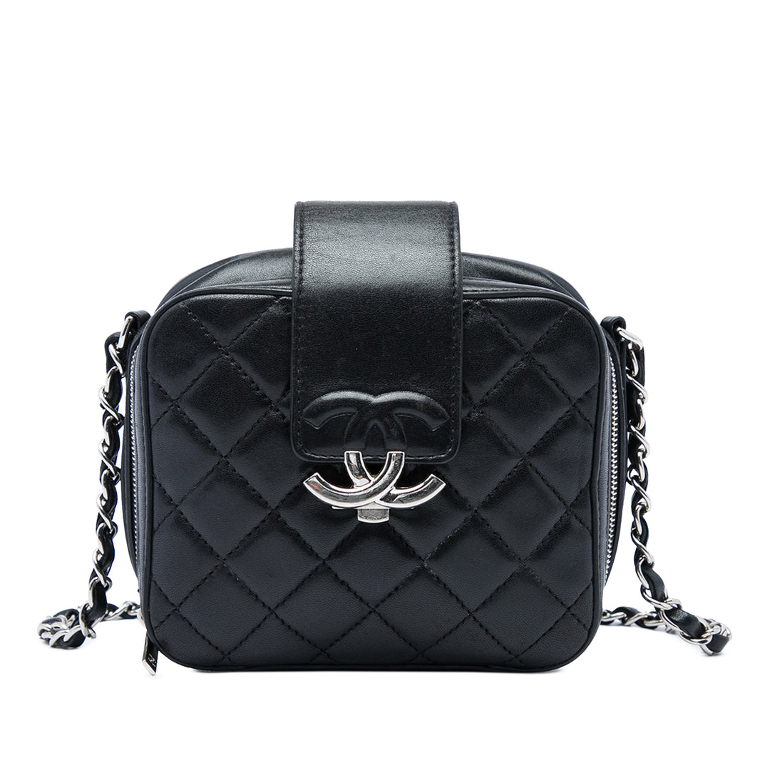 Chanel Matelassé CC Sac boîte caméra Mini Cuir d'agneau Noir – vue principale – GABY PARIS