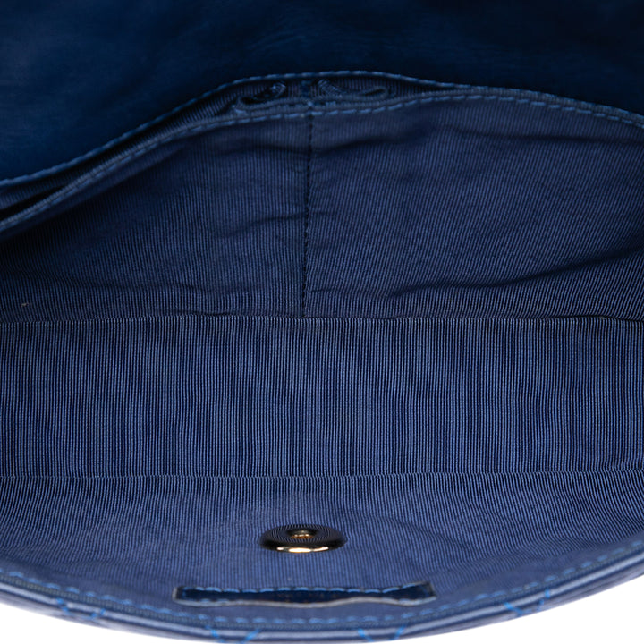 Chanel Sac porté épaule Matelassé Valentine Heart Charms East West à rabat Cuir d'agneau Bleu – vue 4 – GABY PARIS