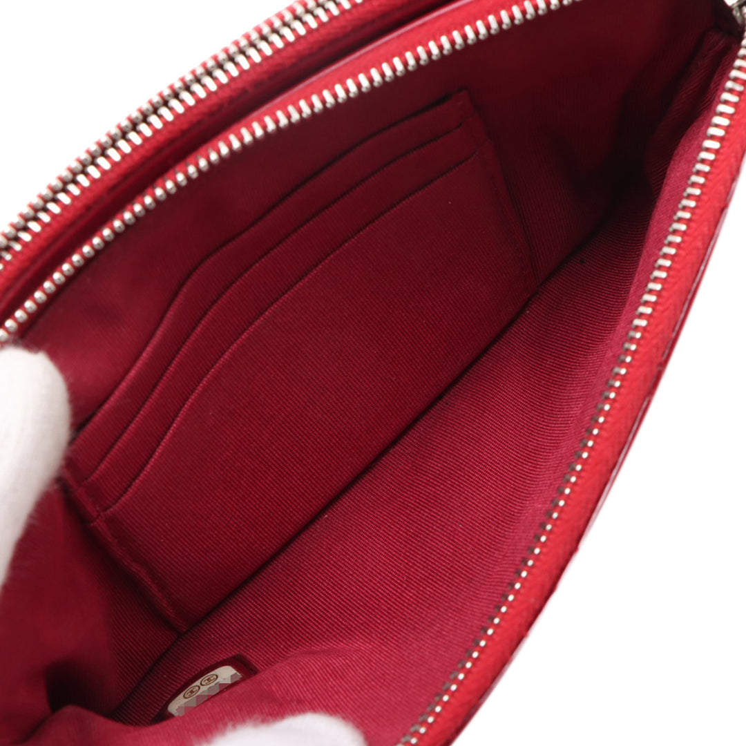 Chanel CC Matelassé Cuir verni Double Zip Pochette avec chaîne