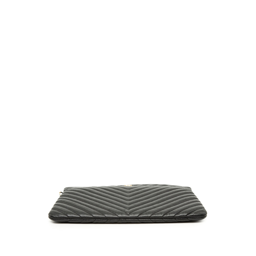Chanel CC Chevron O Étui Pochette Moyen Cuir caviar