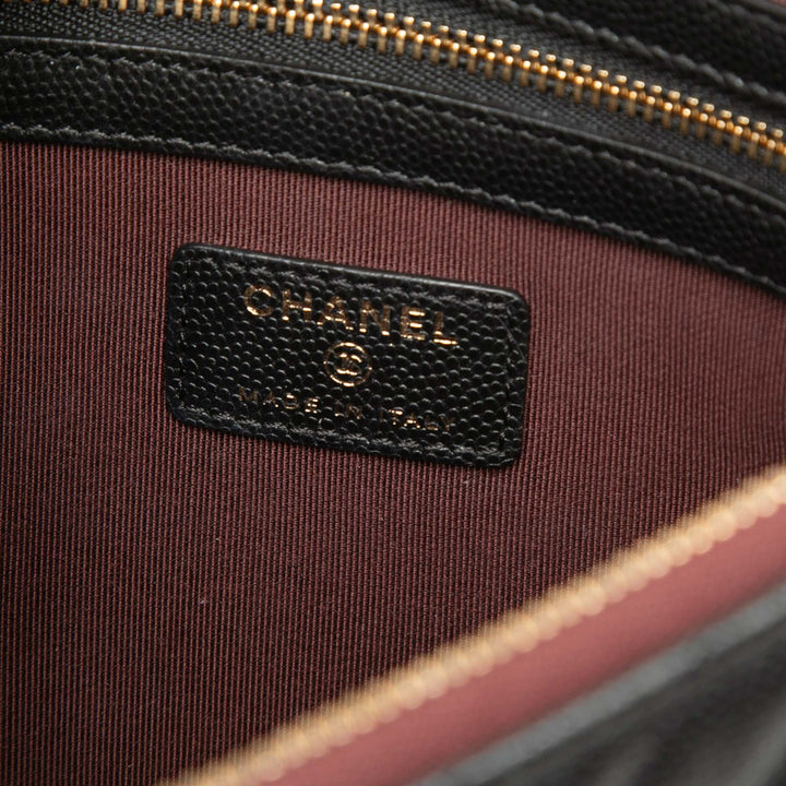 Chanel CC Chevron O Étui Pochette Moyen Cuir caviar