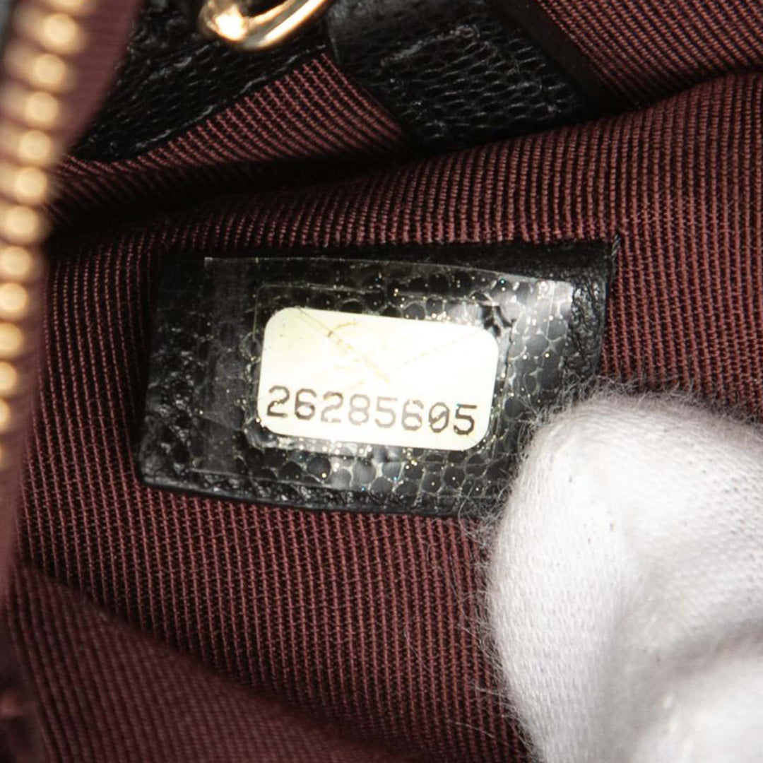 Chanel CC Chevron O Étui Pochette Moyen Cuir caviar