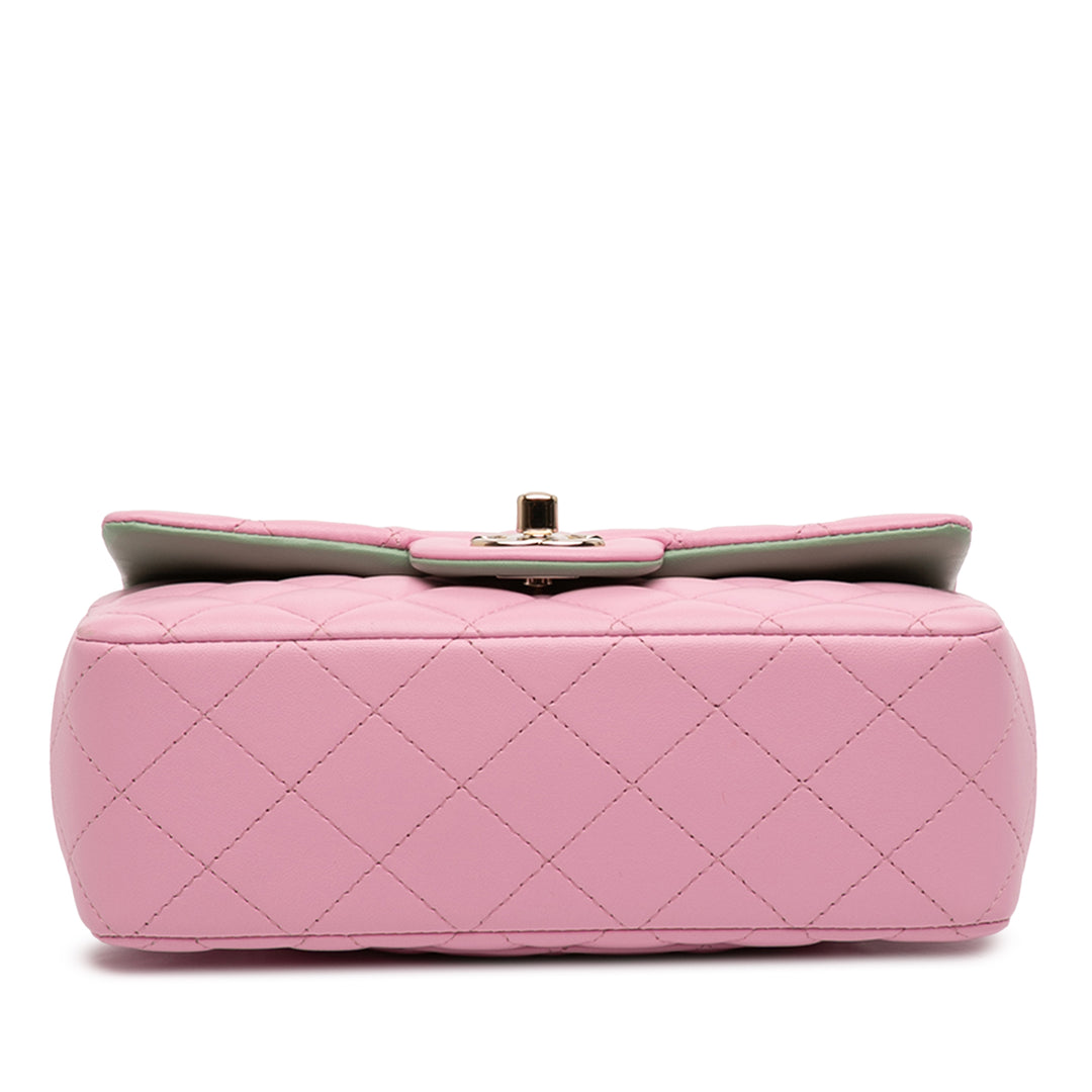 Chanel Rectangulaire Bicolore Matelassé à rabat Mini Cuir d'agneau Vert – vue 3 – GABY PARIS