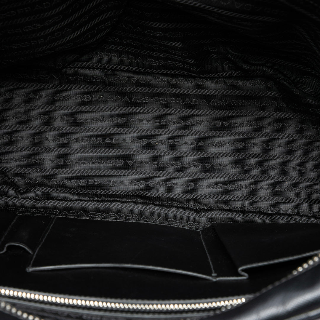 Prada Porte-documents Lux Letterman Saffiano Noir – vue 4 – GABY PARIS
