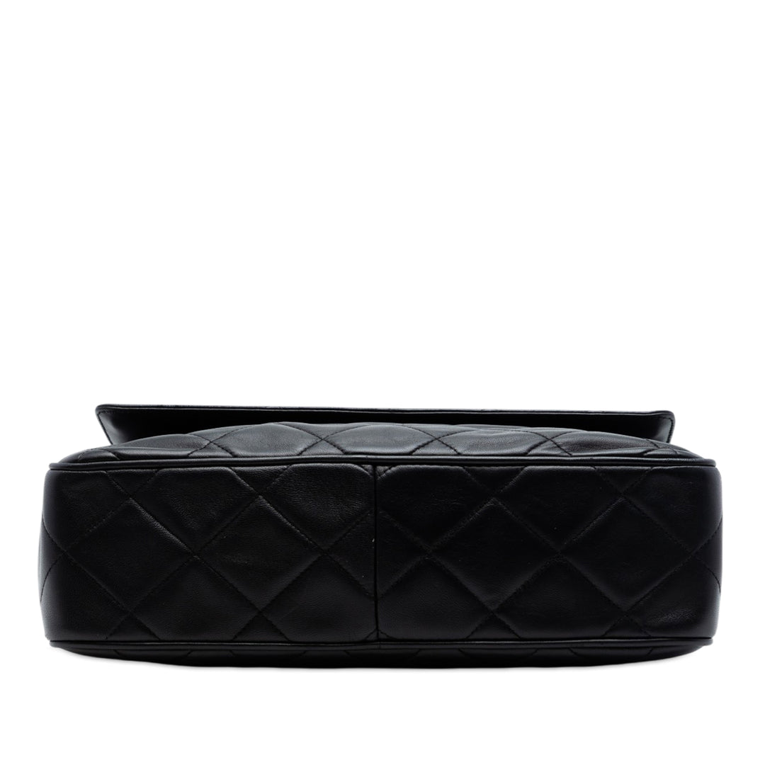 Chanel CC Matelassé Cuir d’agneau Pompon Sac caméra