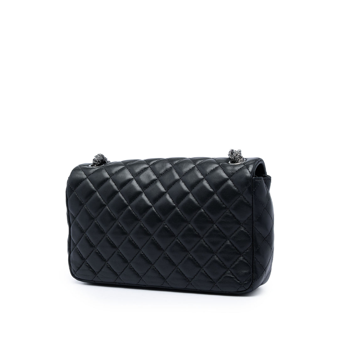 Chanel Matelassé Westminster Perle à rabat Moyen Cuir d'agneau