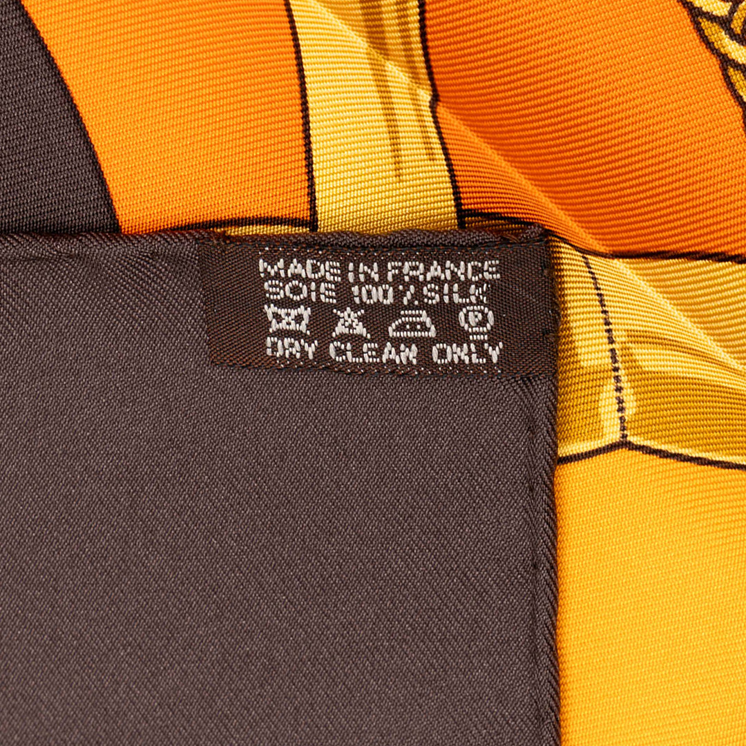 Hermès Eperon D Or Foulard 90 Marron – vue 2 – GABY PARIS