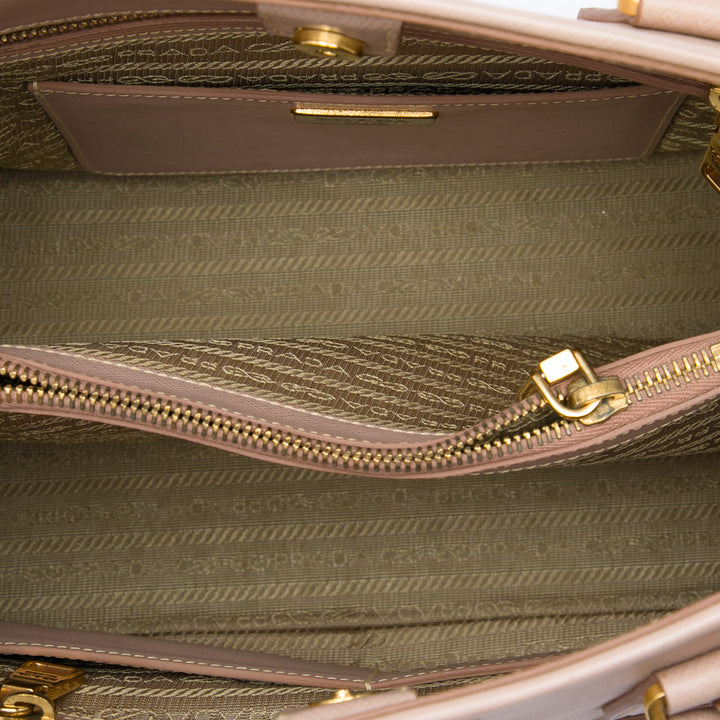 Prada Sac à main Lux Open Promenade Saffiano Grand Rose – vue 4 – GABY PARIS