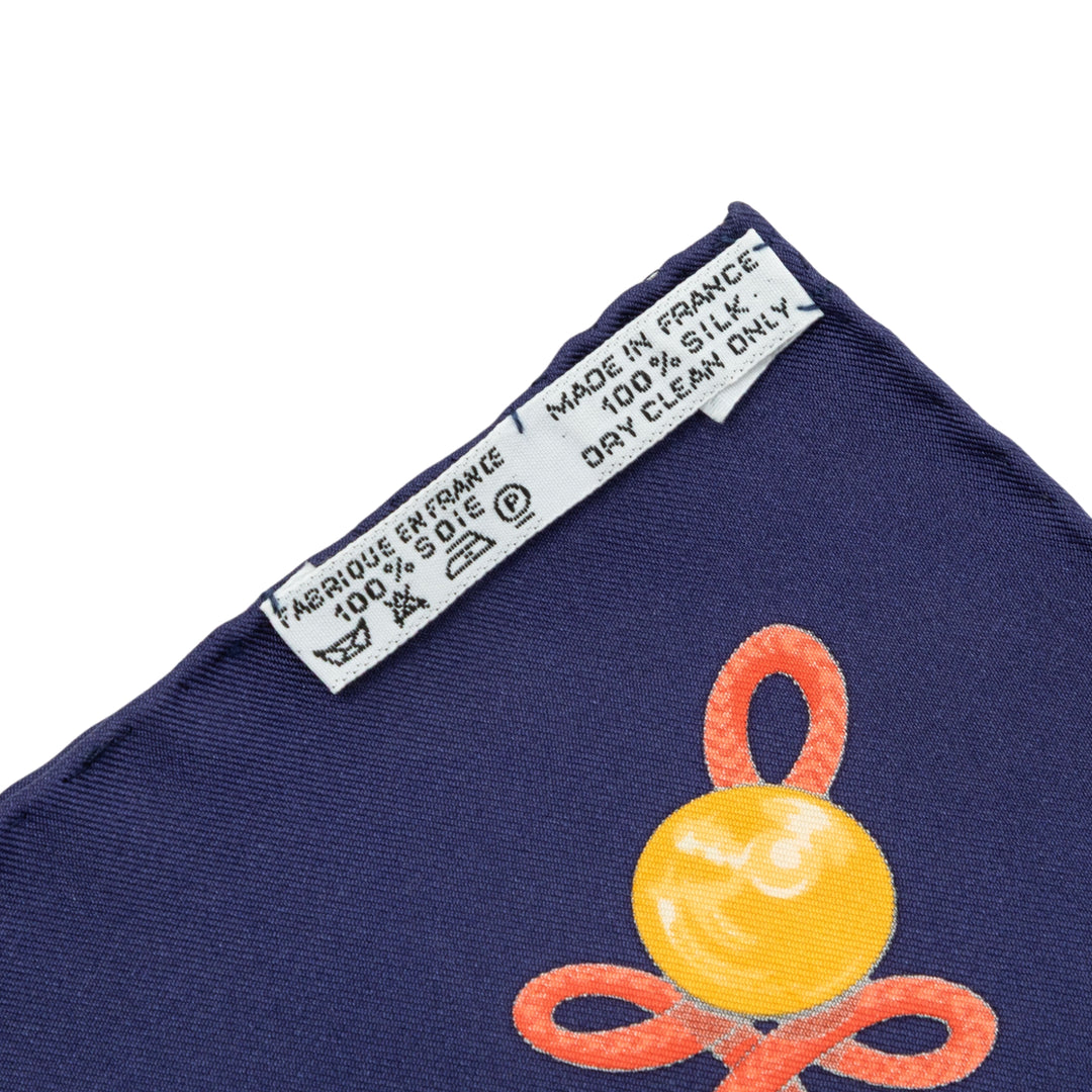 Hermès Brandebourgs Foulard 90 Bleu – vue 4 – GABY PARIS