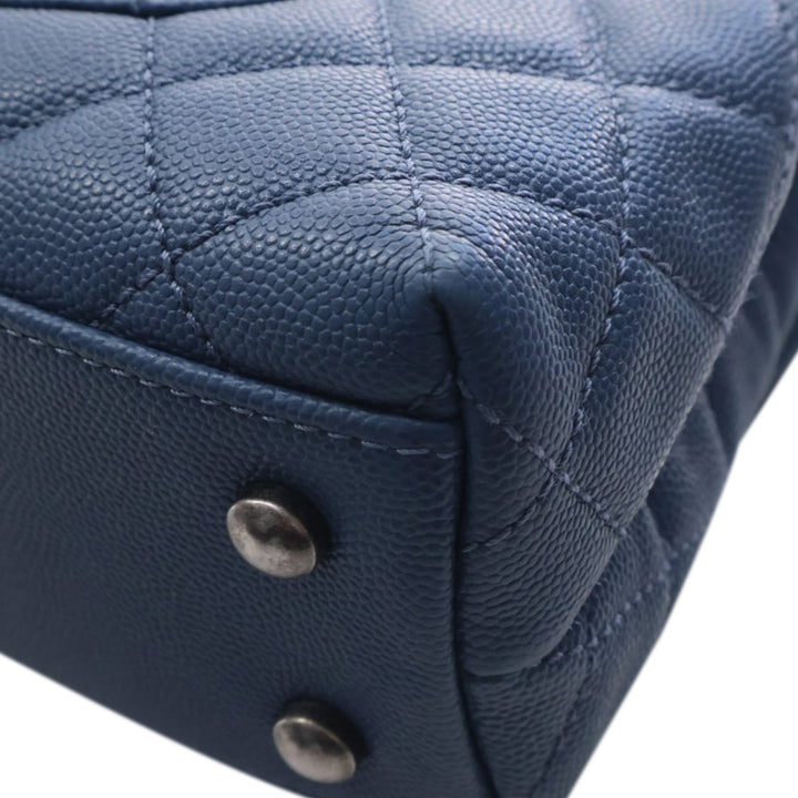 Chanel Matelassé Coco sac à Mini Cuir caviar