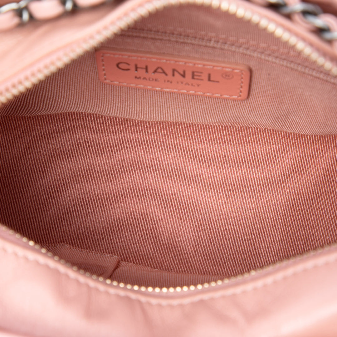 Chevron vieilli Gabrielle Hobo Petit Cuir de veau Rose