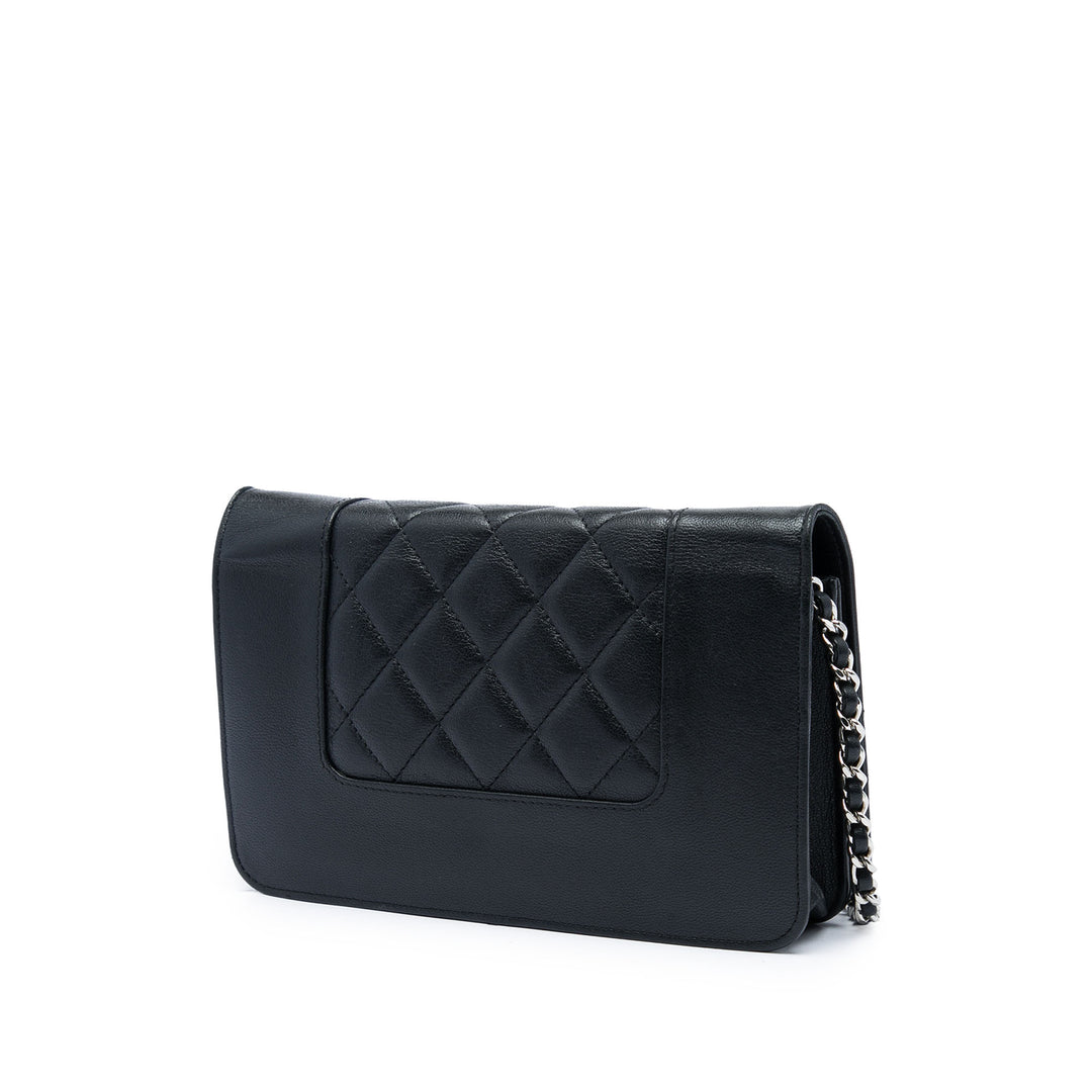Chanel Matelassé Mademoiselle Wallet on Chain de mouton Noir – vue 2 – GABY PARIS
