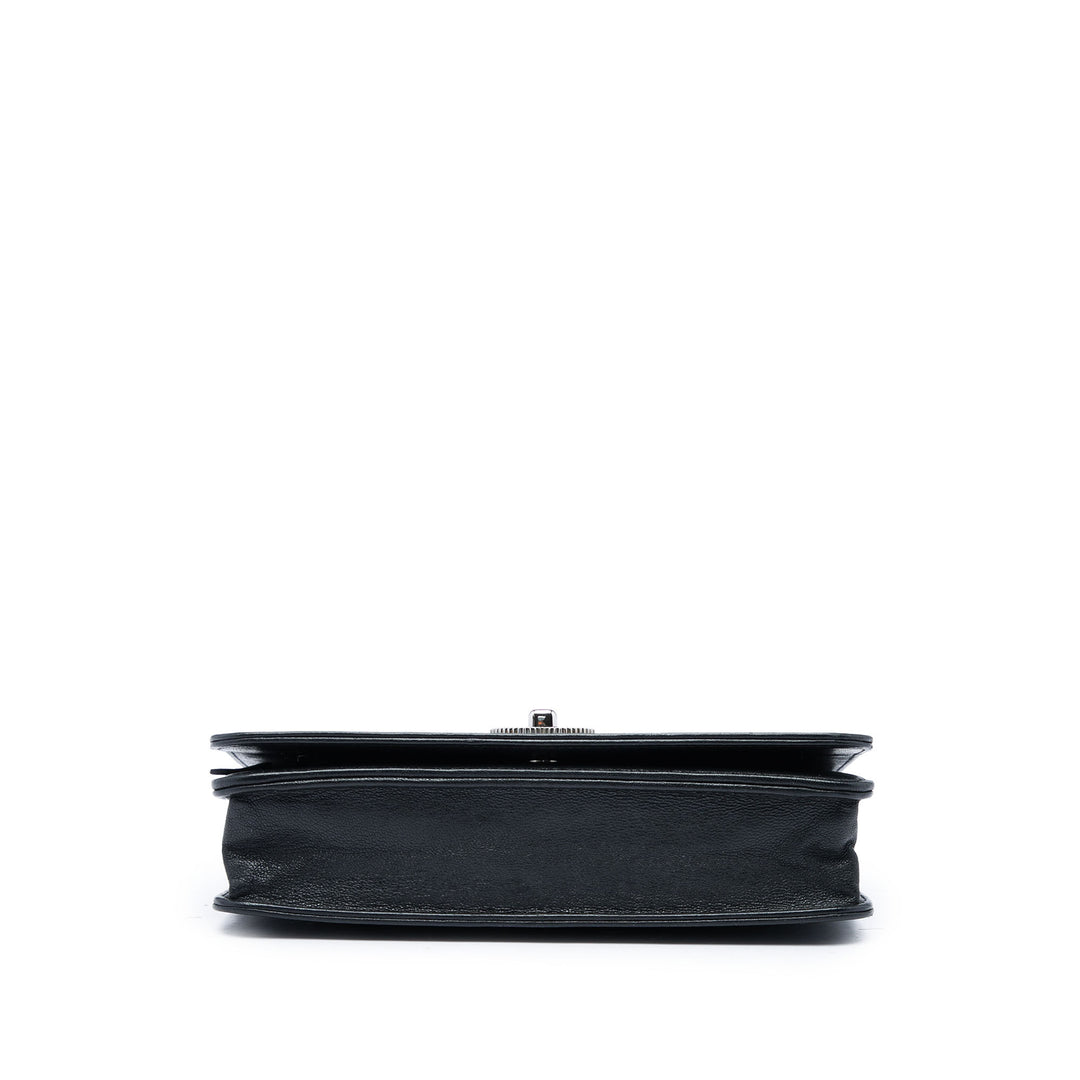 Chanel Matelassé Mademoiselle Wallet on Chain de mouton Noir – vue 3 – GABY PARIS