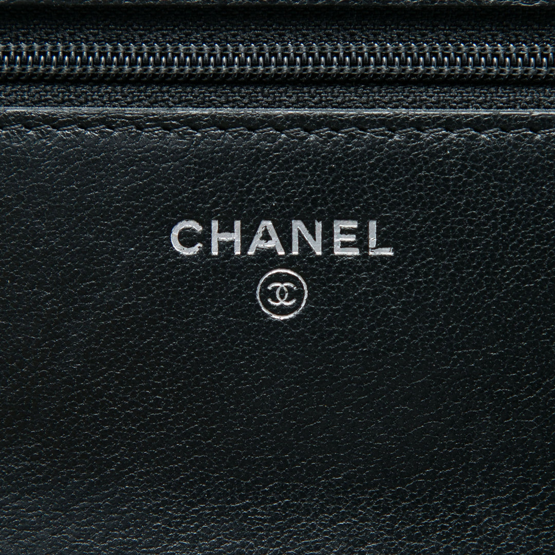 Chanel Matelassé Mademoiselle Wallet on Chain de mouton Noir – vue 5 – GABY PARIS