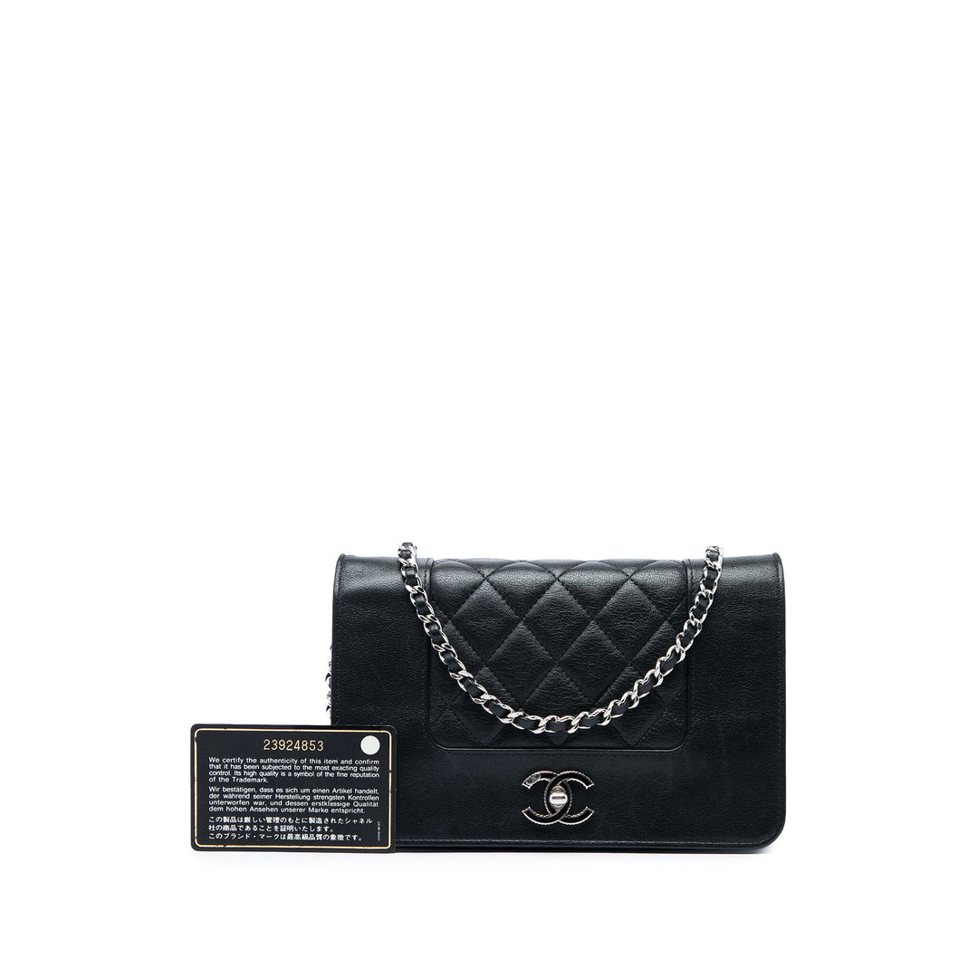 Chanel Matelassé Mademoiselle Wallet on Chain de mouton Noir – vue 7 – GABY PARIS