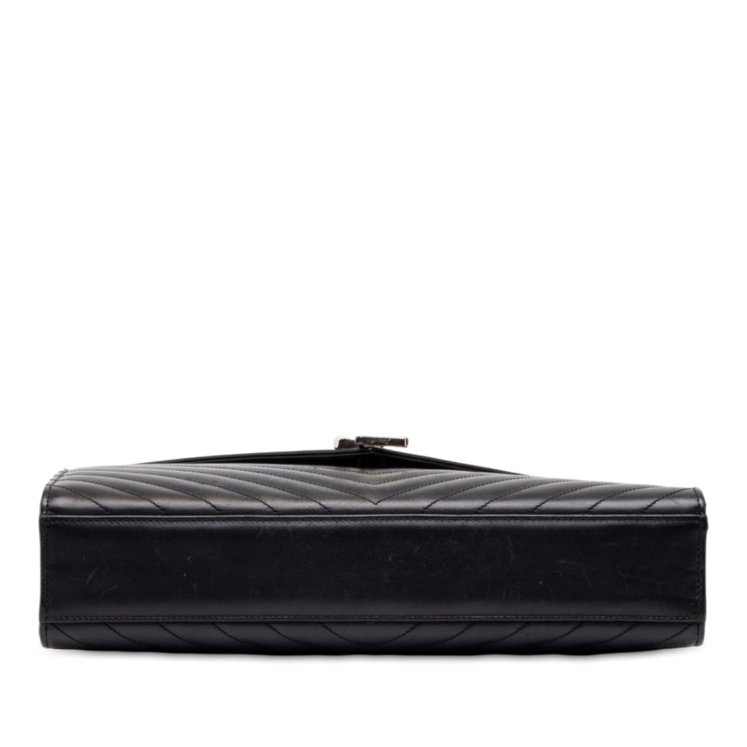 Saint Laurent Chevron Sac enveloppe Grand Cuir de veau Noir – vue 3 – GABY PARIS