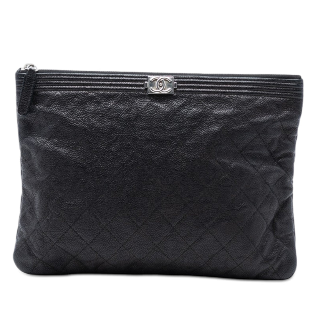 Chanel Matelassé Boy O Étui Pochette Moyen Cuir caviar